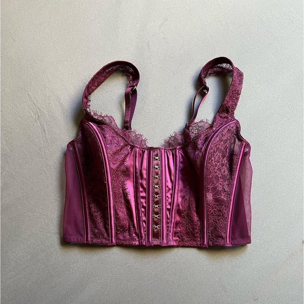 SMALL VICTORIA SECRET CORSET $50 BRAND NEW W/TAG